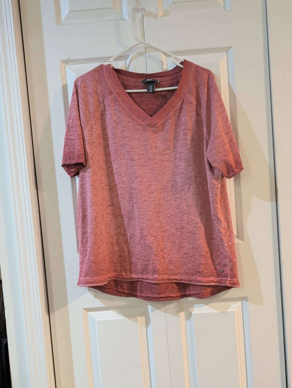 Eddie Bauer Heathered Rose V-Neck Short Sleeve Tee